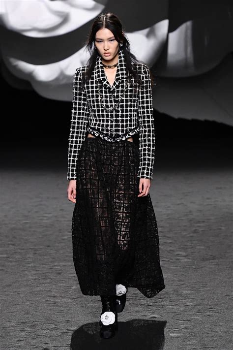 sfilata chanel inverno 2023/24|CHANEL Fall.